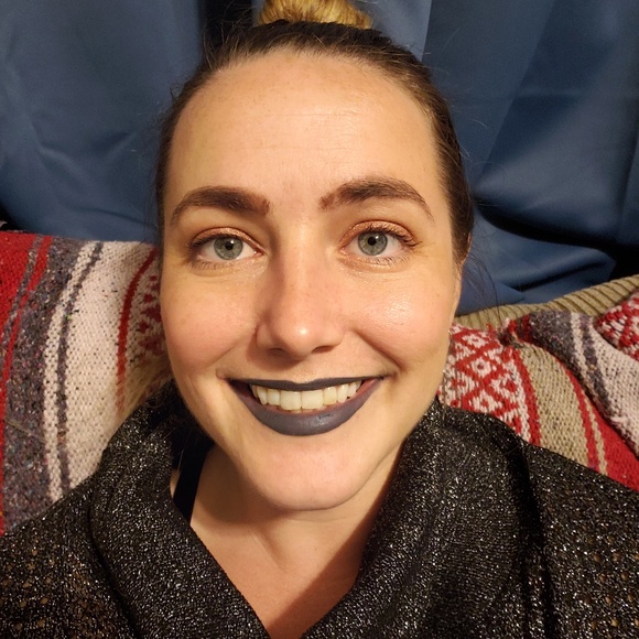 Meet your Posher, Casey - Picture 3 of 3